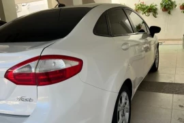 AUTOMÓVIL FORD FIESTA , 2014