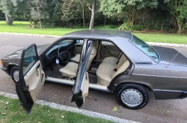 Mercedes-benz Clase E 2.0 190 E W201 At, 1983