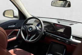 BMW iX1 xDrive30 Edición M (Eléctrico), 2026
