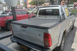 Hilux , 2011