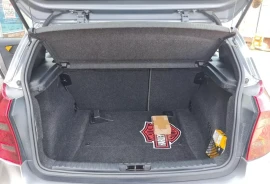 BMW Serie 1 E81 116i 1.6cc MT AA, 2012