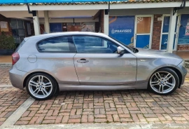 BMW Serie 1 E81 116i 1.6cc MT AA, 2012