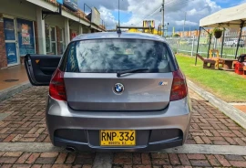 BMW Serie 1 E81 116i 1.6cc MT AA, 2012