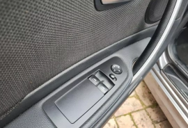 BMW Serie 1 E81 116i 1.6cc MT AA, 2012