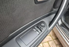 BMW Serie 1 E81 116i 1.6cc MT AA, 2012