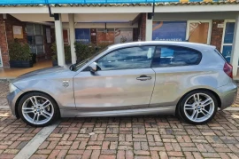 BMW Serie 1 E81 116i 1.6cc MT AA, 2012