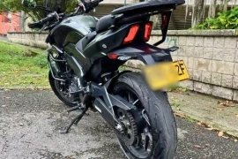 Dominar 400  Moto Bajaj, 2023