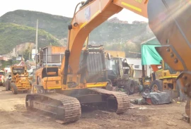 Retroexcavadora Caterpillar 330d, 2008