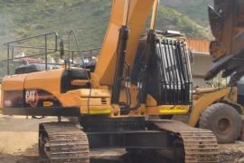 Retroexcavadora Caterpillar 330d, 2008