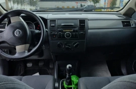 Vendo Nissan Tiida. Año 2009, 2009
