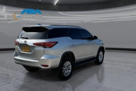 Toyota Fortuner 2.4 SRV, 2022