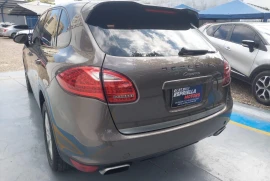 Porsche cayenne 3.0 , 2011