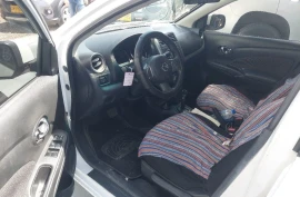 Nissan Versa Advance 1.6, 2013