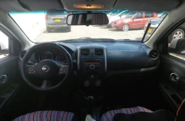 Nissan Versa Advance 1.6, 2013