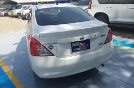 Nissan Versa Advance 1.6, 2013