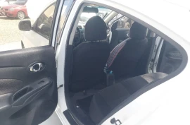 Nissan Versa Advance 1.6, 2013