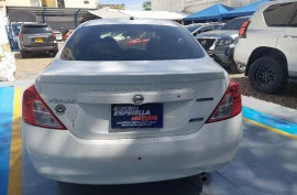 Nissan Versa Advance 1.6, 2013