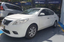 Nissan Versa Advance 1.6, 2013