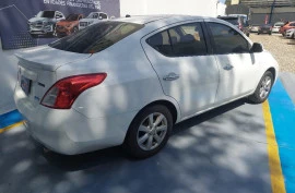 Nissan Versa Advance 1.6, 2013