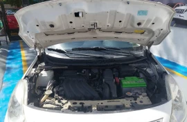 Nissan Versa Advance 1.6, 2013